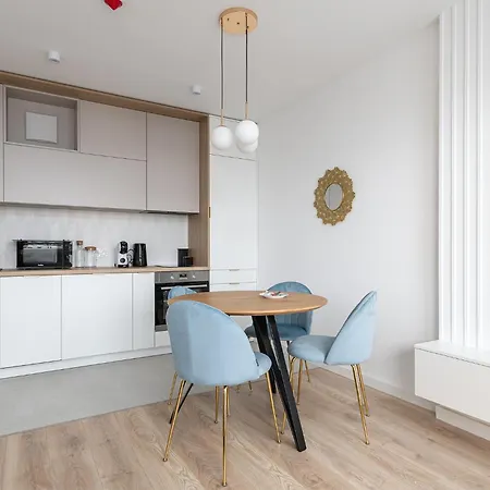 Rentplanet - Pileckiego Apartment
